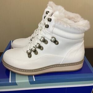 White Mountain Tamasha Faux Fur Lace-Up Winter & Snow Boots